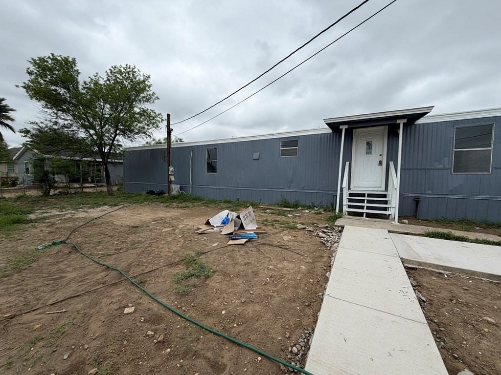 1563 Avenida Encuentro - Photo 2 of 19