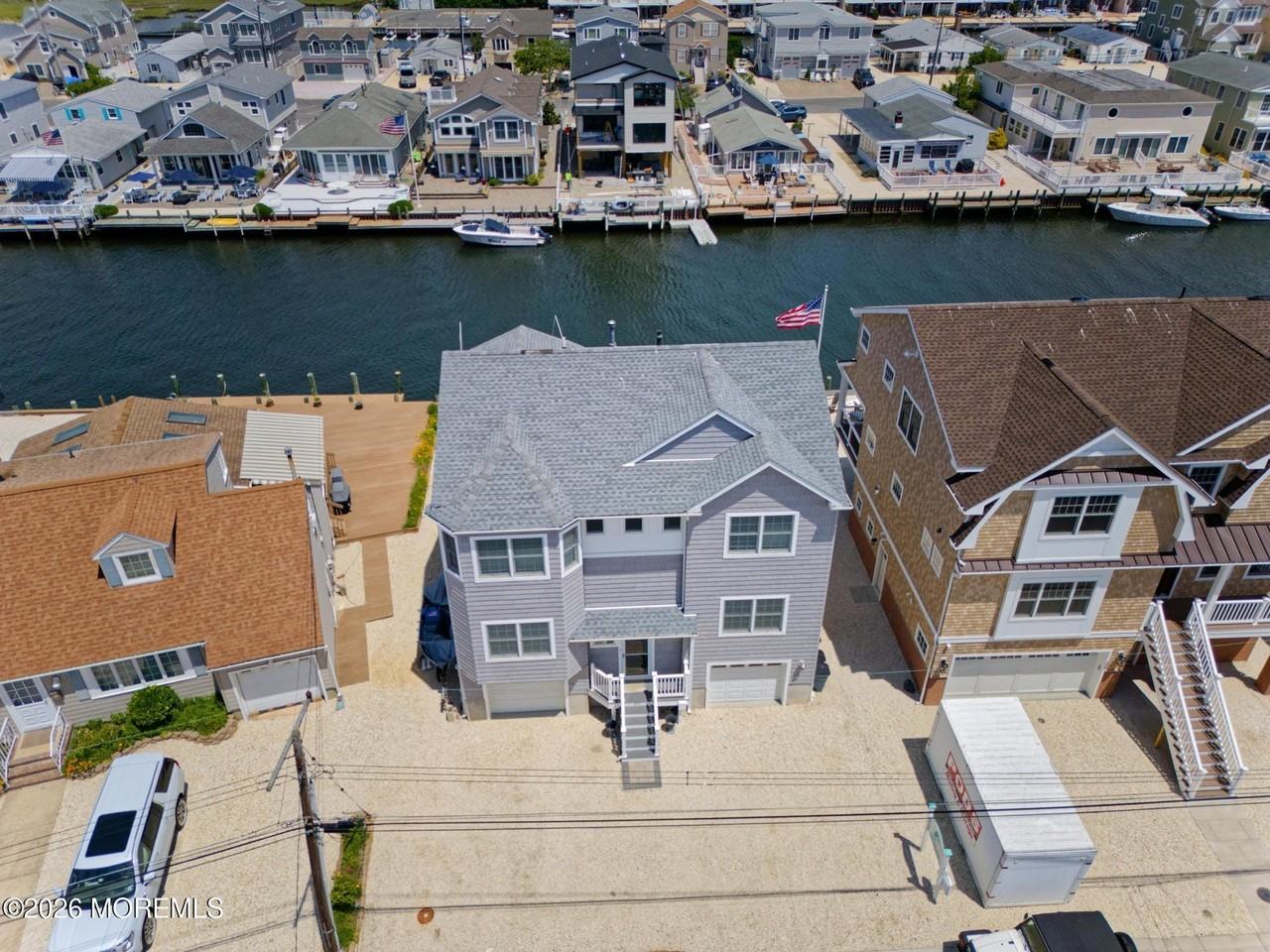 231 Bryn Mawr Ave - Photo 4 of 50