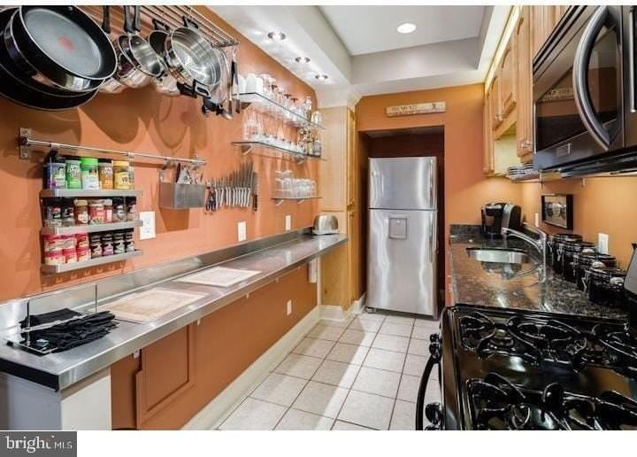 213 Christian St #A - Photo 5 of 17