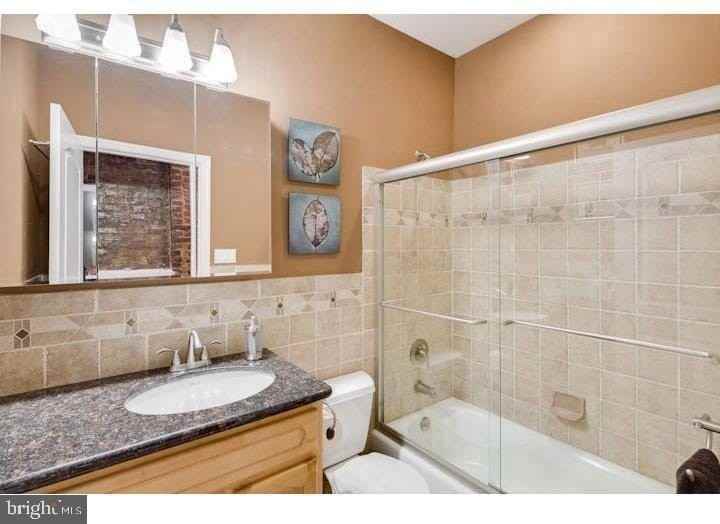 213 Christian St #A - Photo 7 of 17