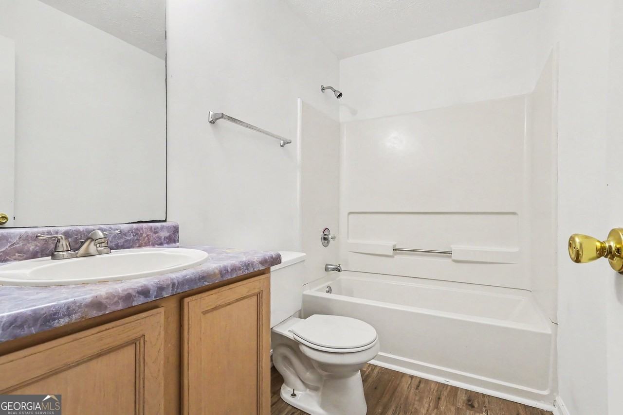 2233 Glen Briar Way - Photo 4 of 18