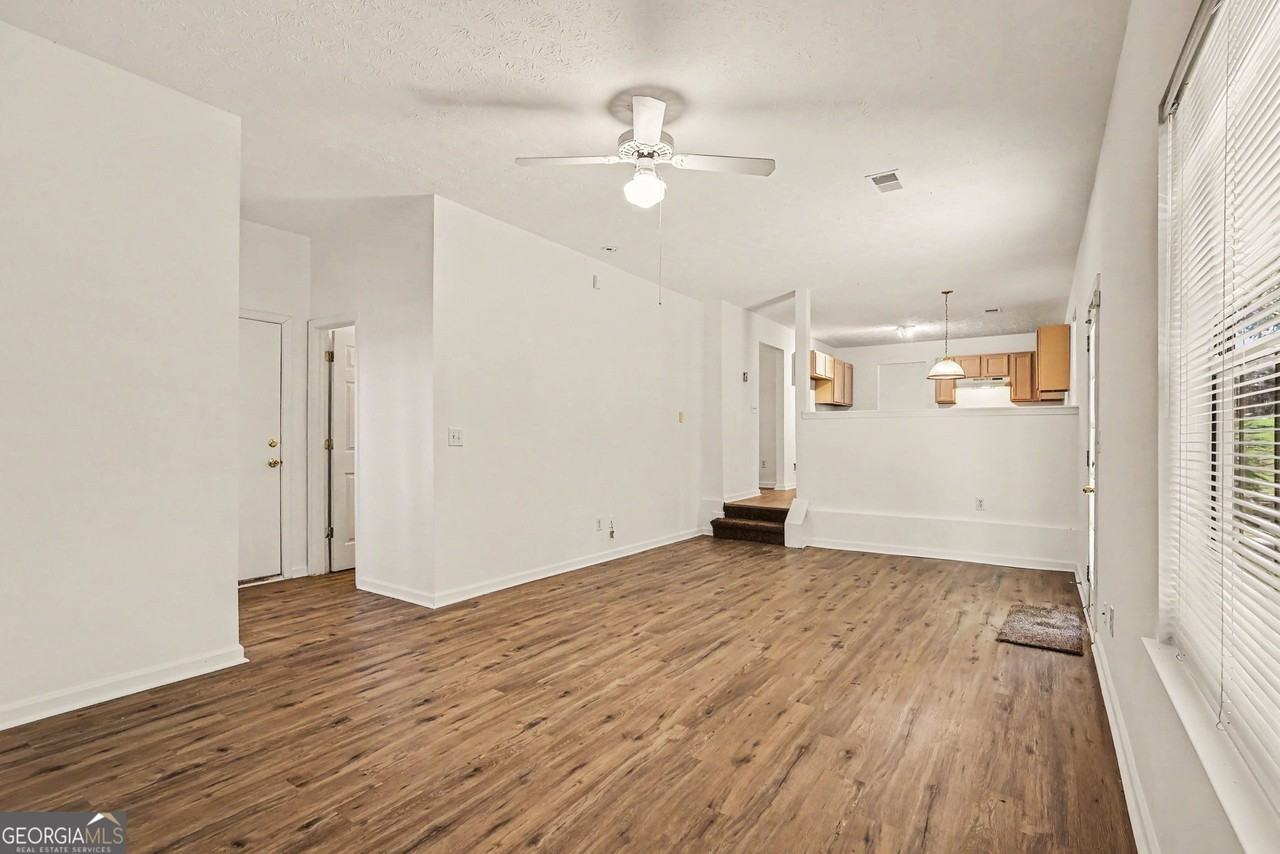 2233 Glen Briar Way - Photo 5 of 18