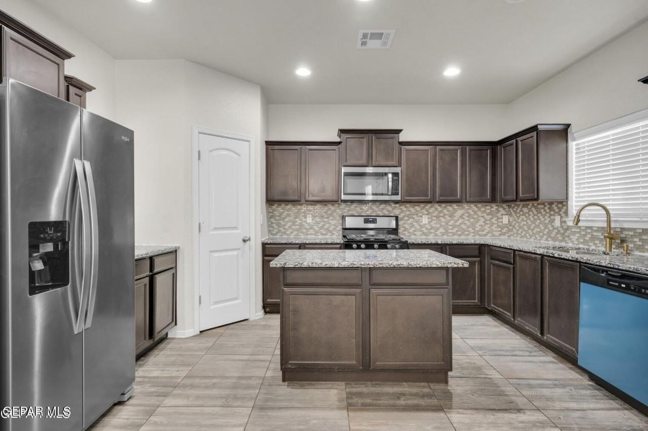 14416 Alyssa Marie Dr - Photo 2 of 22