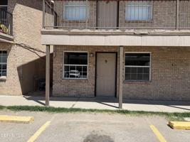 featured image of 8507 Alameda Ave #8
