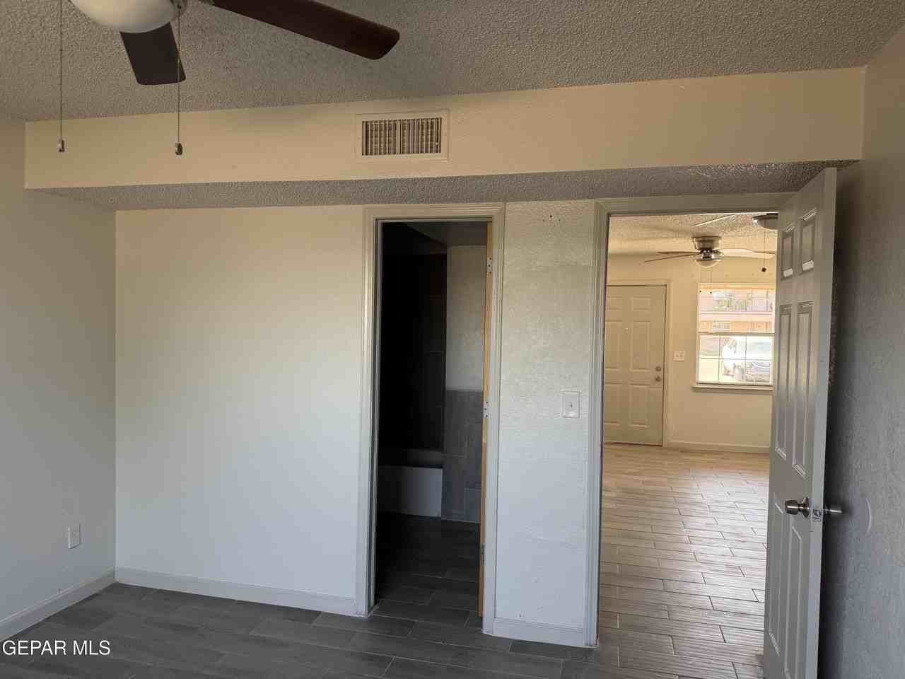 8507 Alameda Ave #8 - Photo 7 of 10