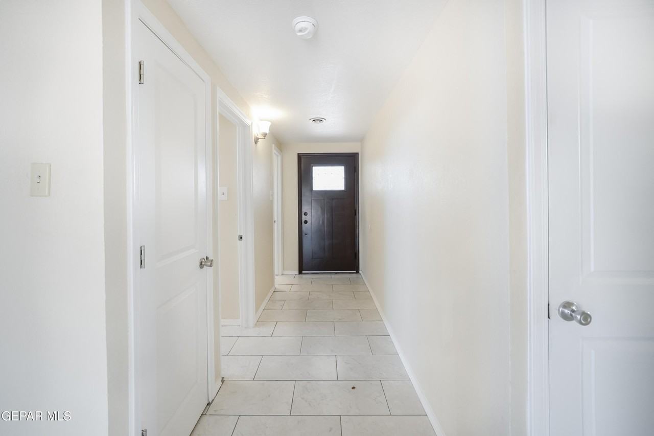 368 Chermont Ct - Photo 3 of 19