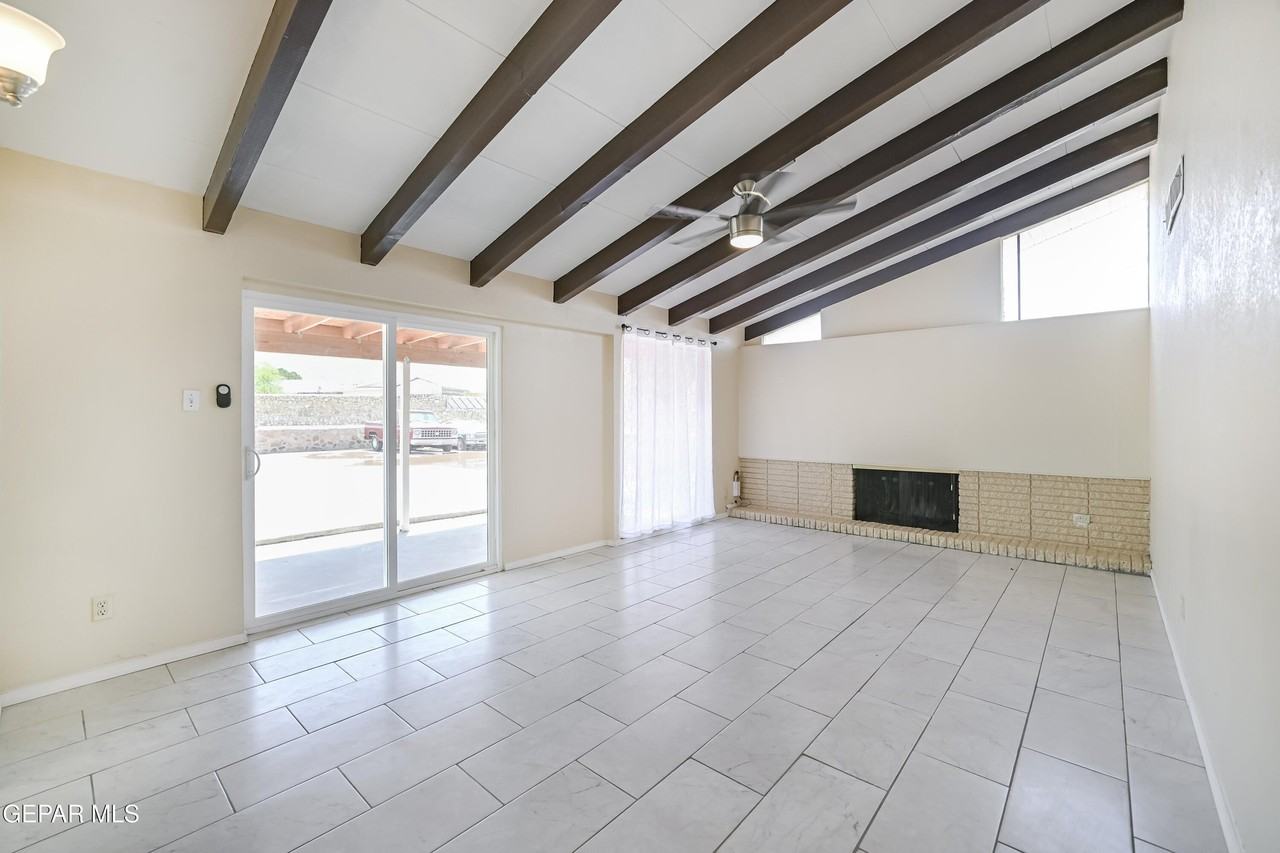 368 Chermont Ct - Photo 4 of 19