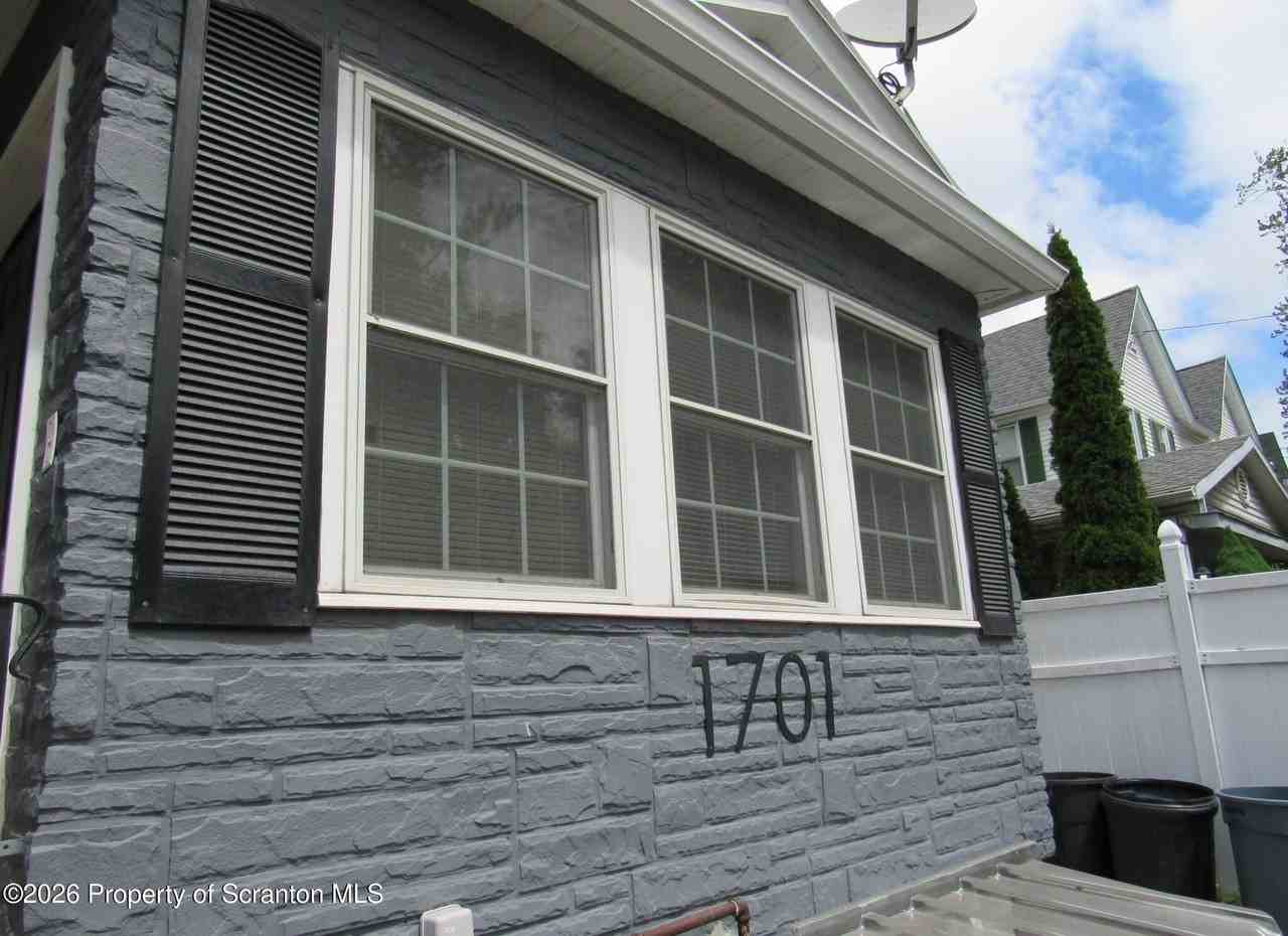 1701 Capouse Ave #3 - Photo 2 of 19