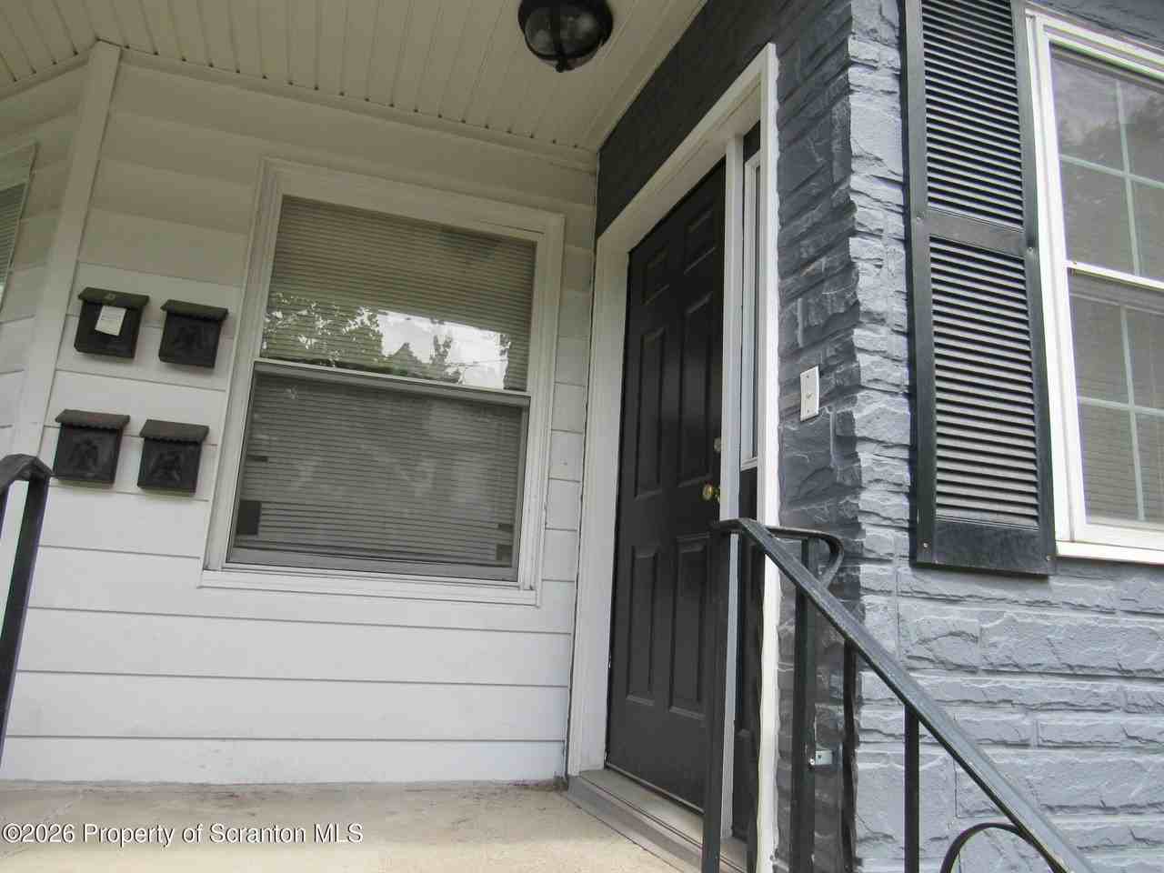 1701 Capouse Ave #3 - Photo 3 of 19