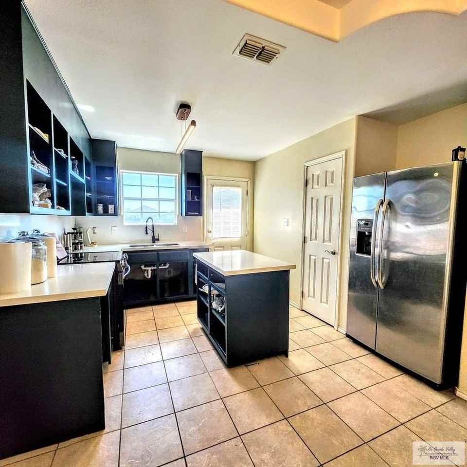 1541 Res St - Photo 6 of 11
