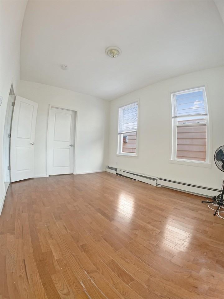 54 Gates Ave #2 - Photo 2 of 7