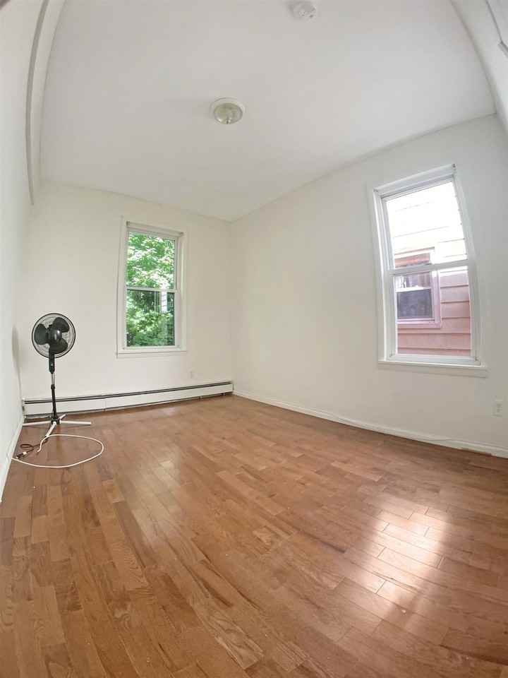 54 Gates Ave #2 - Photo 5 of 7