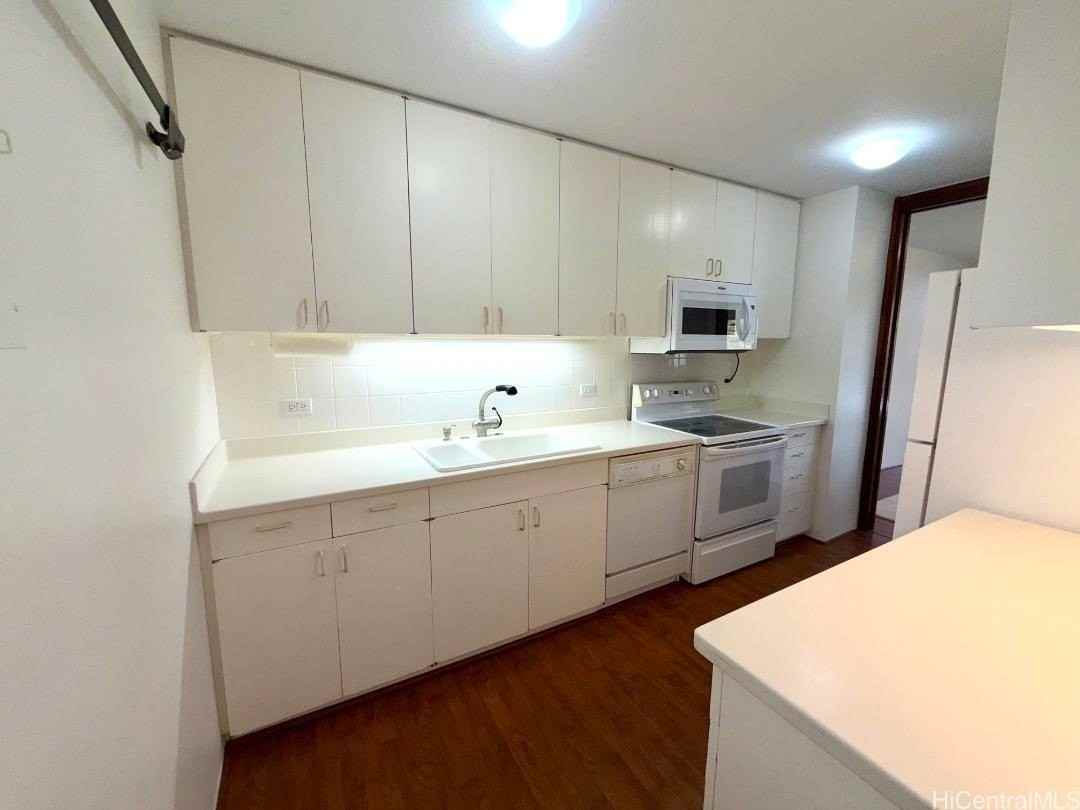 6750 Hawaii Kai Dr #1104 - Photo 5 of 23