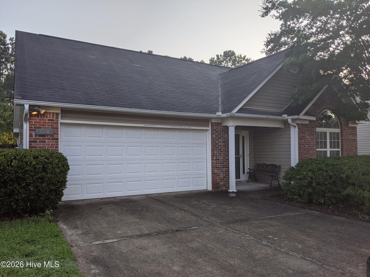 514 Foxwood Ln - Photo 2 of 16