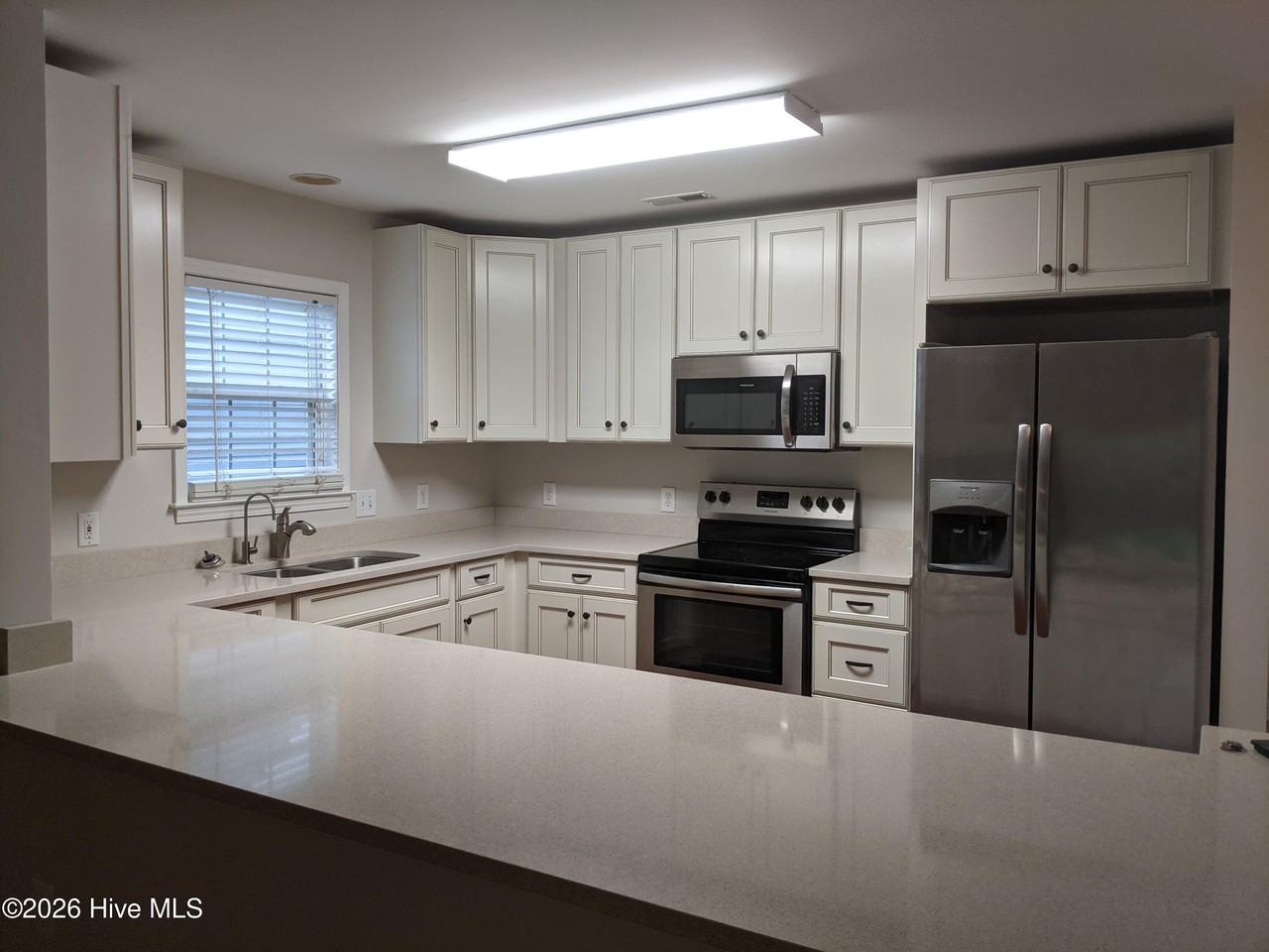 514 Foxwood Ln - Photo 4 of 16
