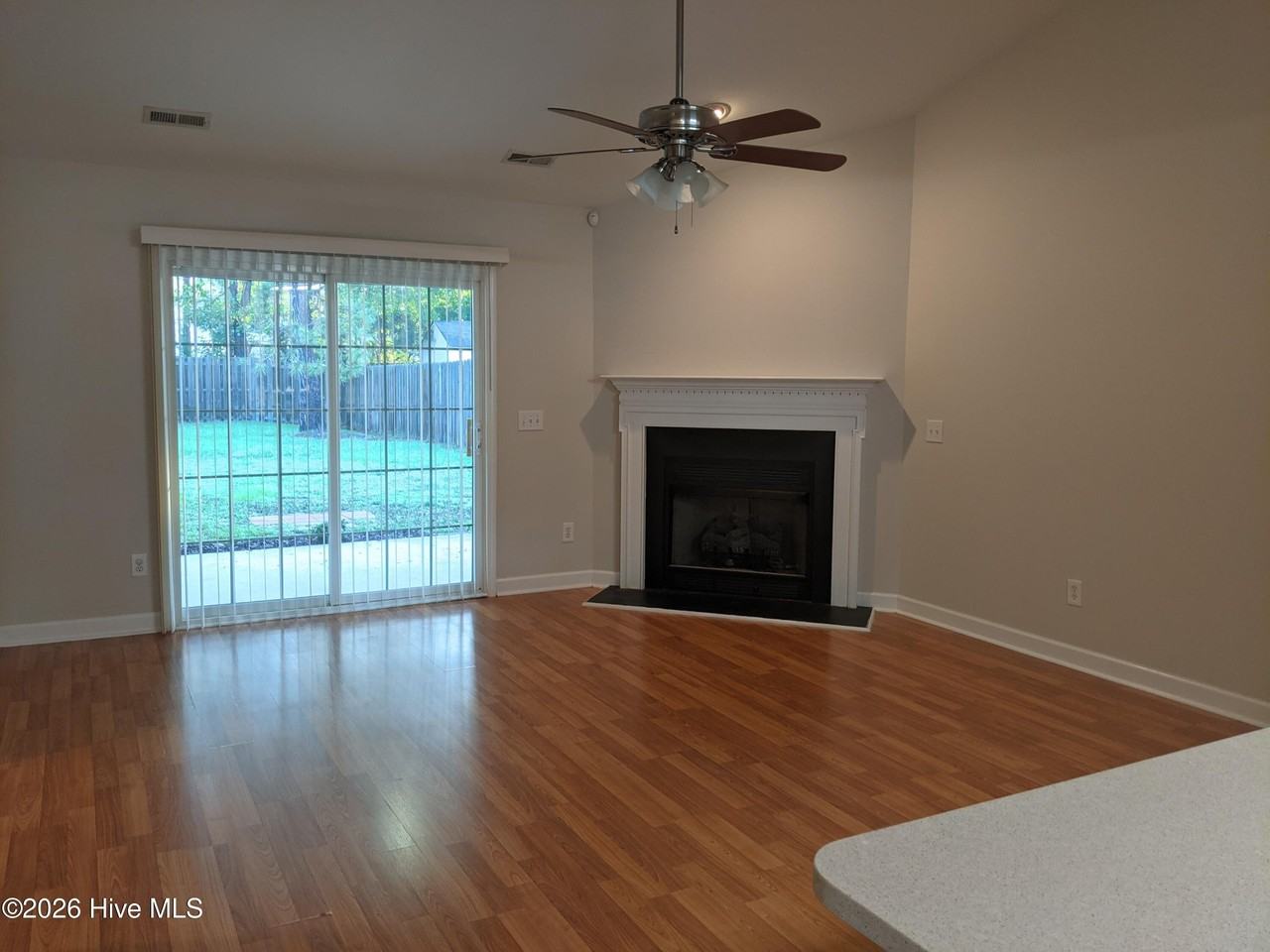 514 Foxwood Ln - Photo 6 of 16