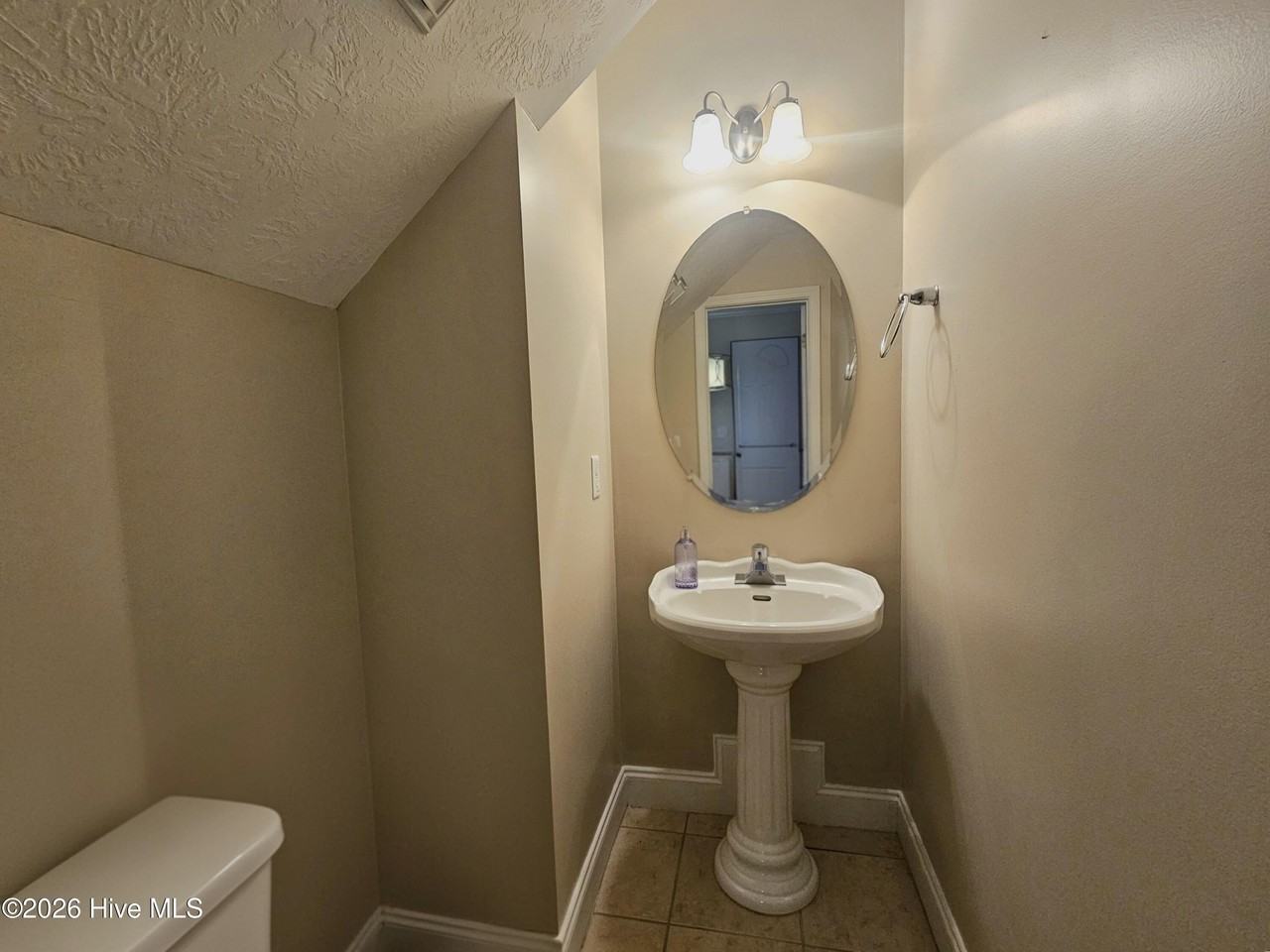 1413 Leigh Ct - Photo 7 of 15
