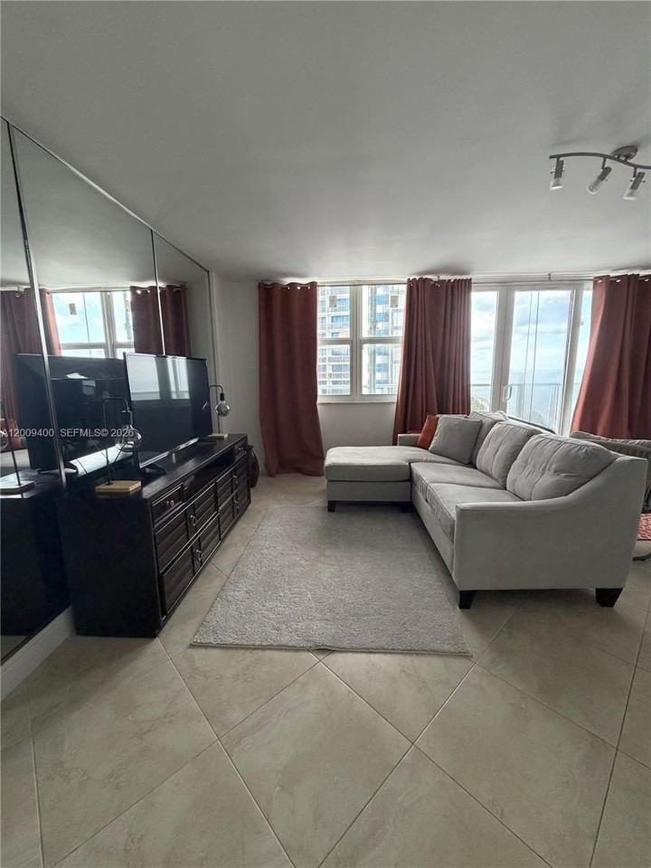 3180 S Ocean Dr #1705 - Photo 4 of 13