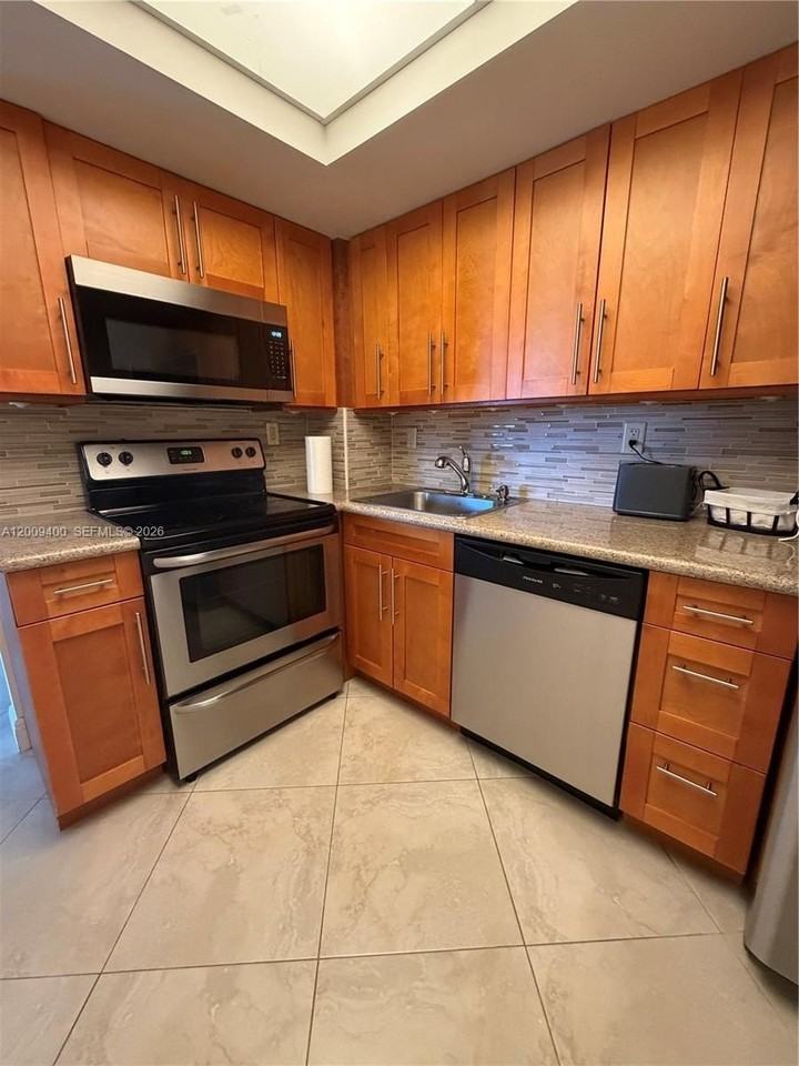 3180 S Ocean Dr #1705 - Photo 6 of 13