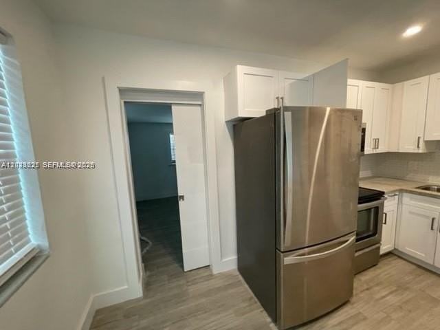 2048 Ne 168th St #3 - Photo 6 of 31