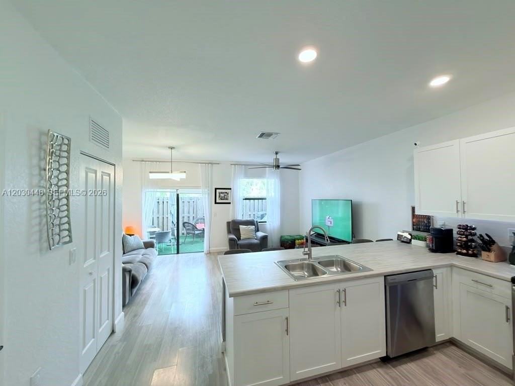 20784 Ne 5th Ct #20784 - Photo 6 of 35