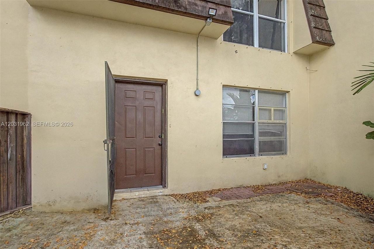 3764 Sw 60th Ter #15 - Photo 6 of 28