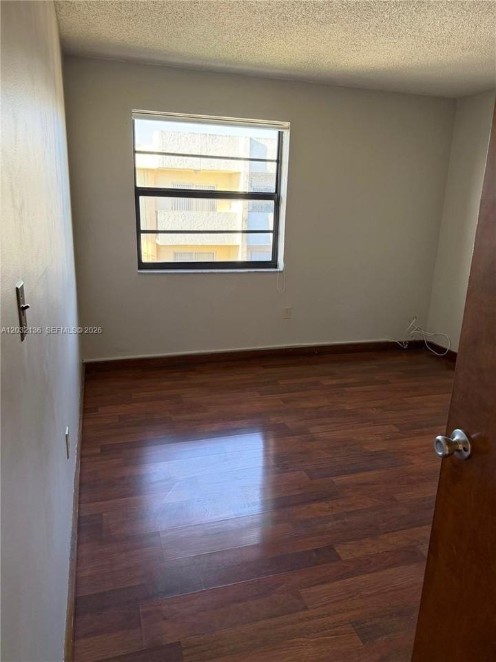 605 Nw 72nd Ave #509 - Photo 7 of 35