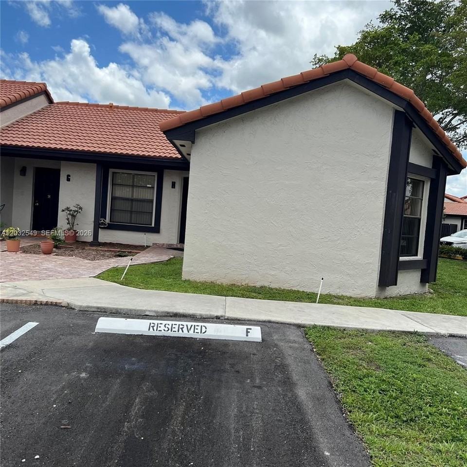 15272 Sw 46th Ln #HR66 - Photo 2 of 20