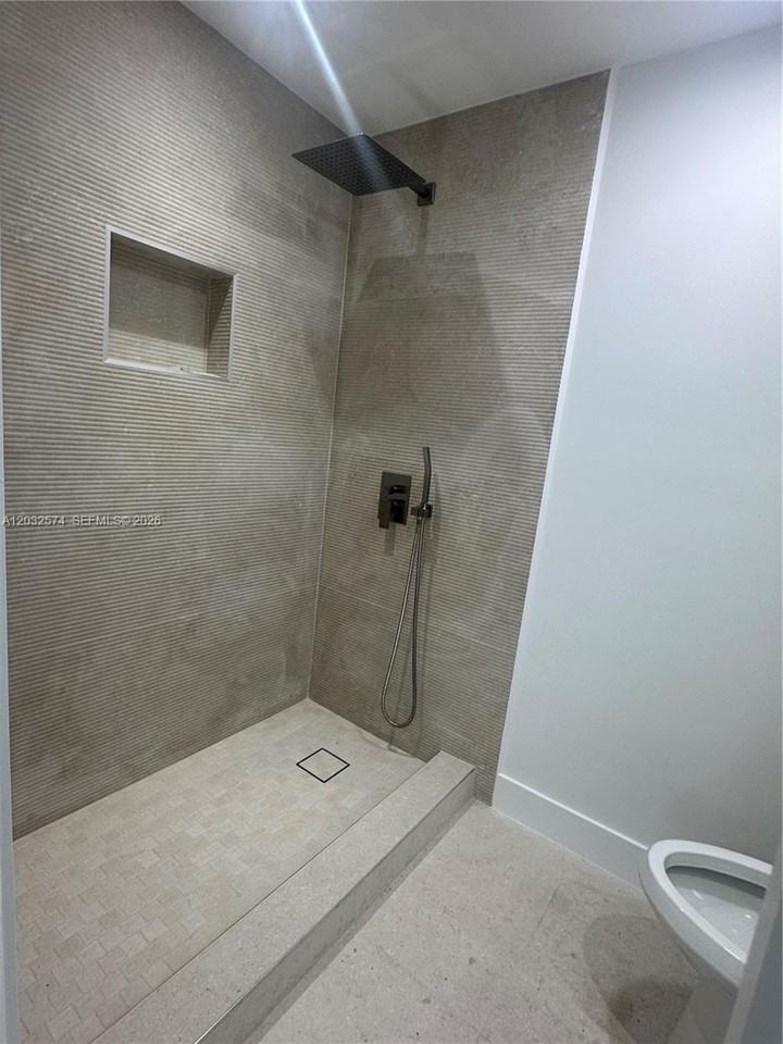 11430 Sw 5th Ter #0 - Photo 3 of 5