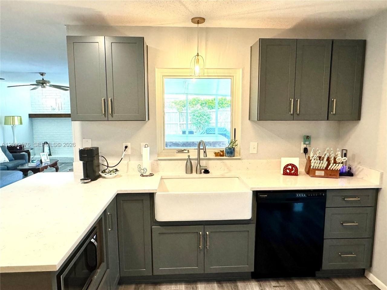 1063 Wexford Way - Photo 2 of 16
