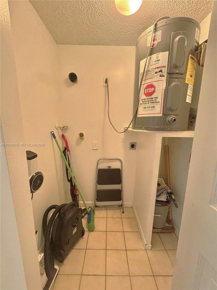 5835 Washington St #52 - Photo 6 of 11