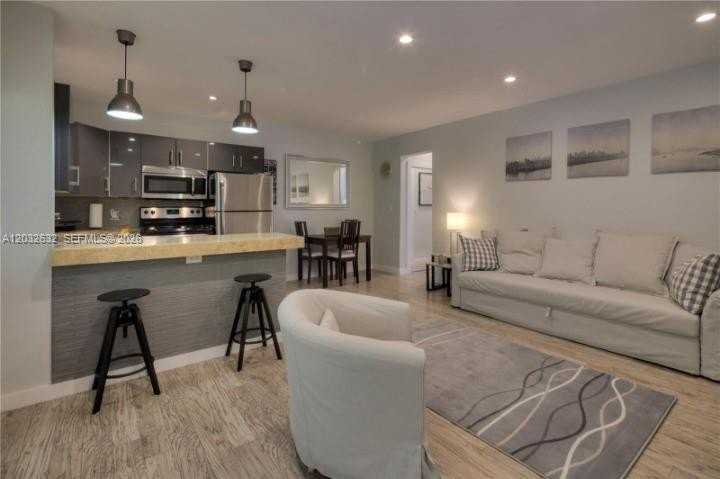 659 Meridian Ave #10 - Photo 4 of 11