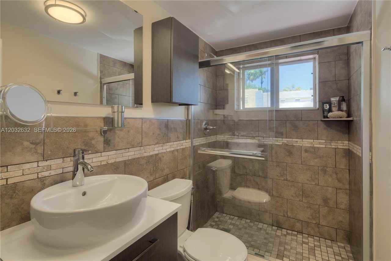 659 Meridian Ave #10 - Photo 7 of 11
