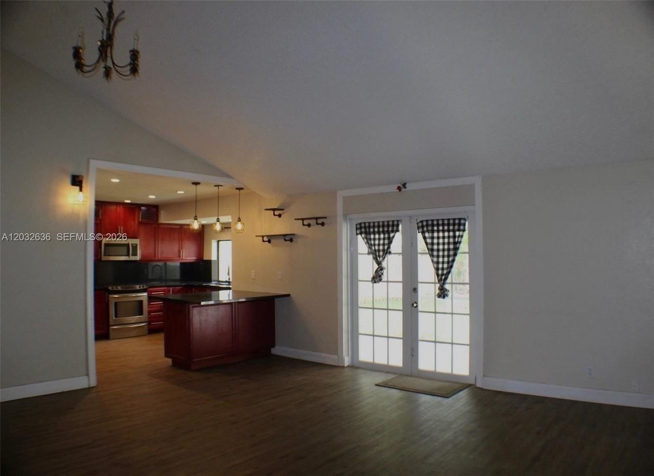 10784 Nw 23rd Ct - Photo 5 of 12