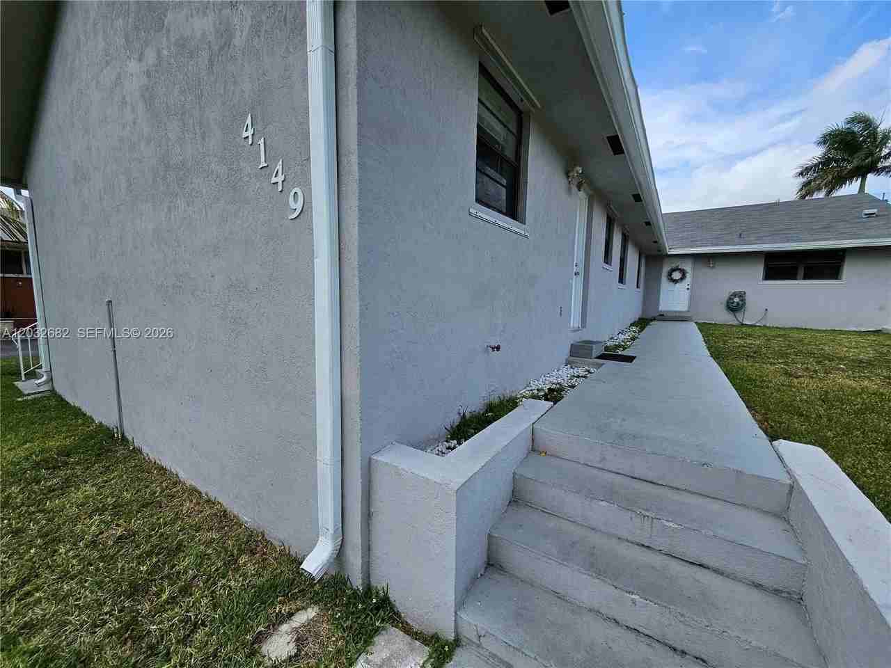 4149 Sw 52nd St #1 - Photo 4 of 23