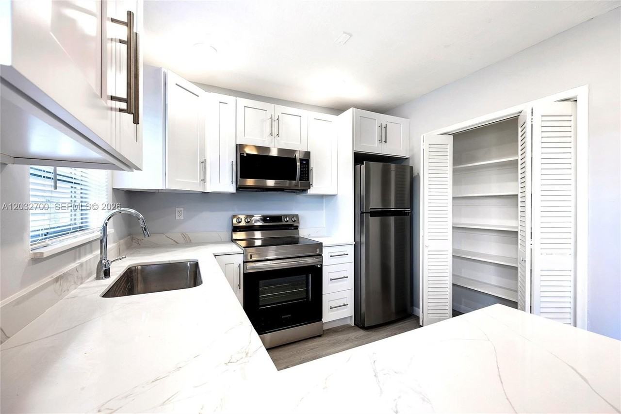 1825 Cleveland St #12 - Photo 4 of 15