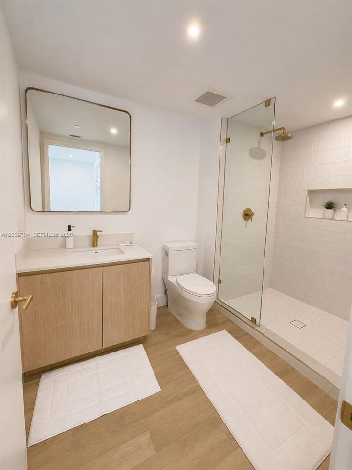 32 St 90 ne #926 - Photo 3 of 18