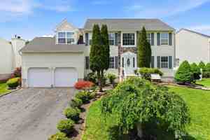 featured image of 26 Alexis Ln