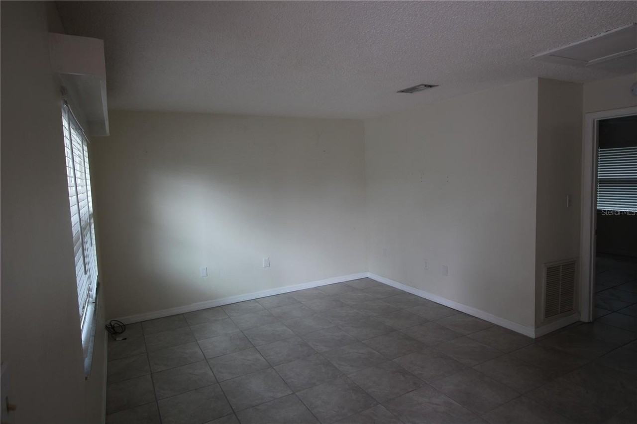 920 Columbia Ave - Photo 6 of 6