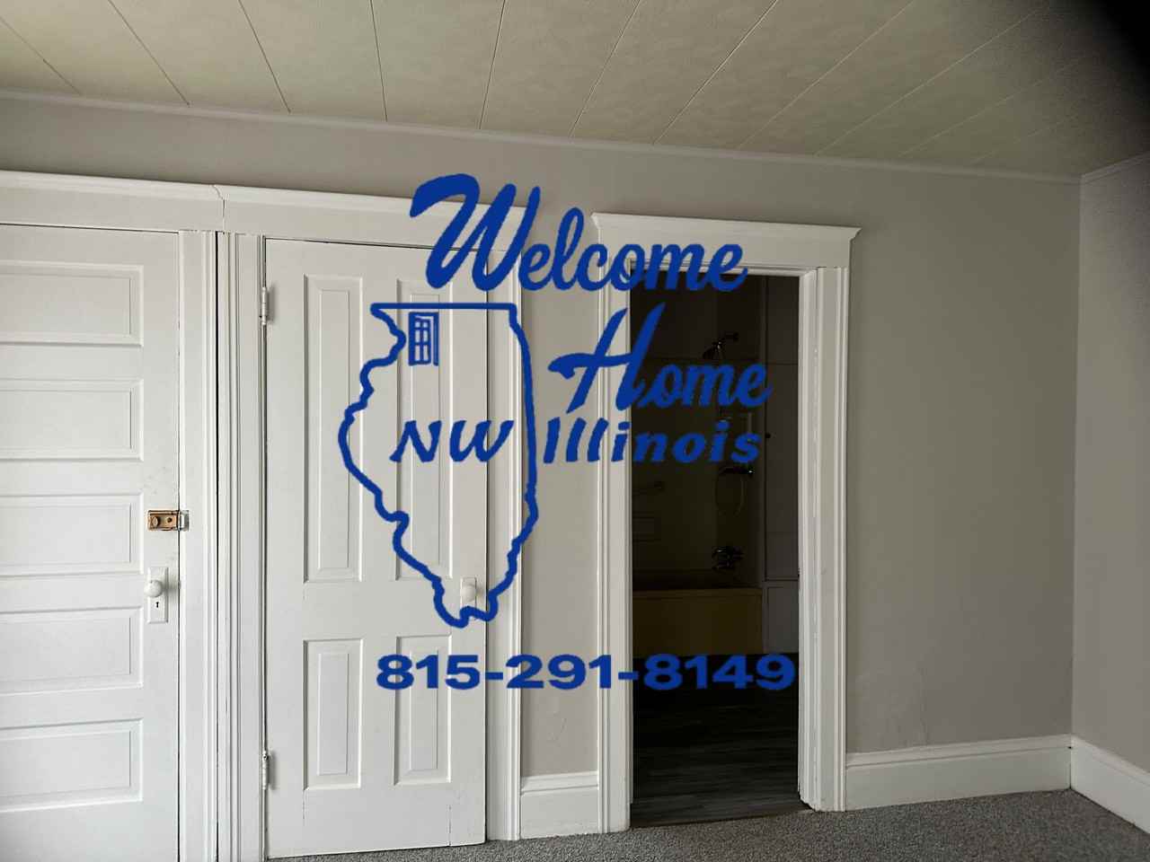 323 1/2 W Galena Ave #1 - Photo 4 of 15