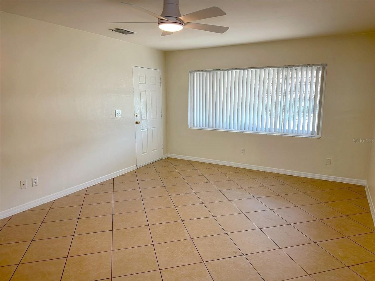 1432 Lotus Path - Photo 4 of 21