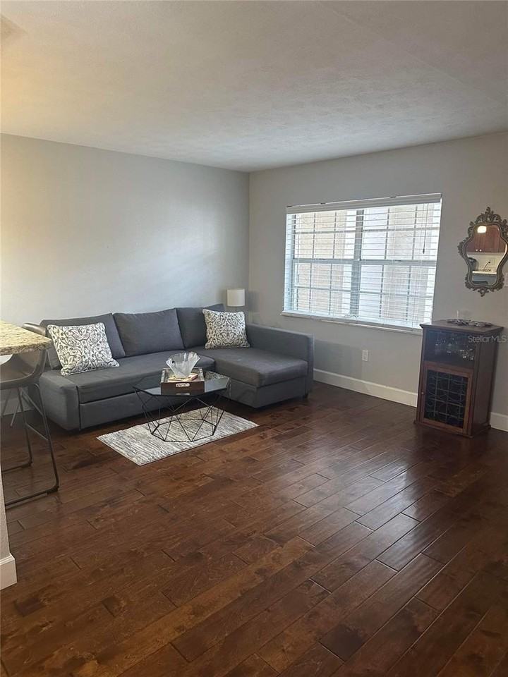 3718 W Mckay Ave #101 - Photo 3 of 10