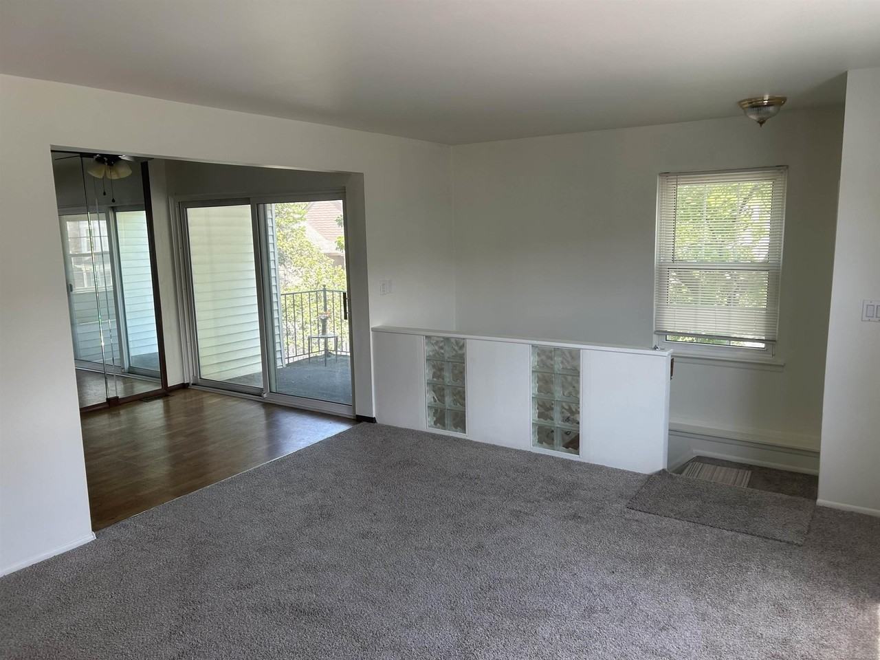 26070 N Lake Dr - Photo 3 of 11