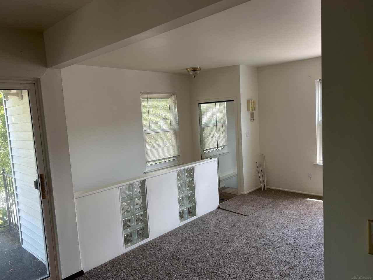 26070 N Lake Dr - Photo 6 of 11