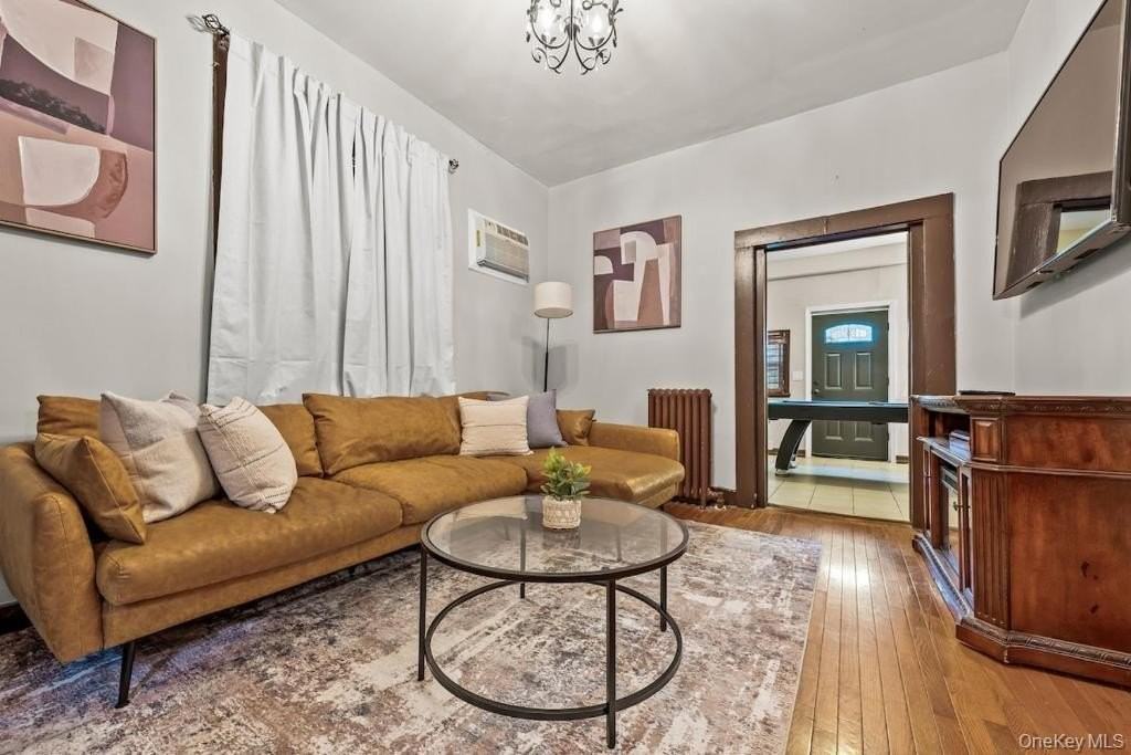 3121 Sedgwick Ave - Photo 4 of 38