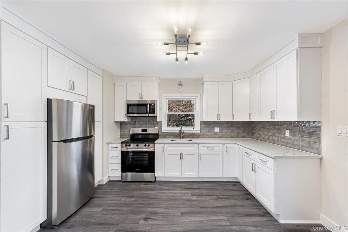 57 Putnam Ave - Photo 2 of 12