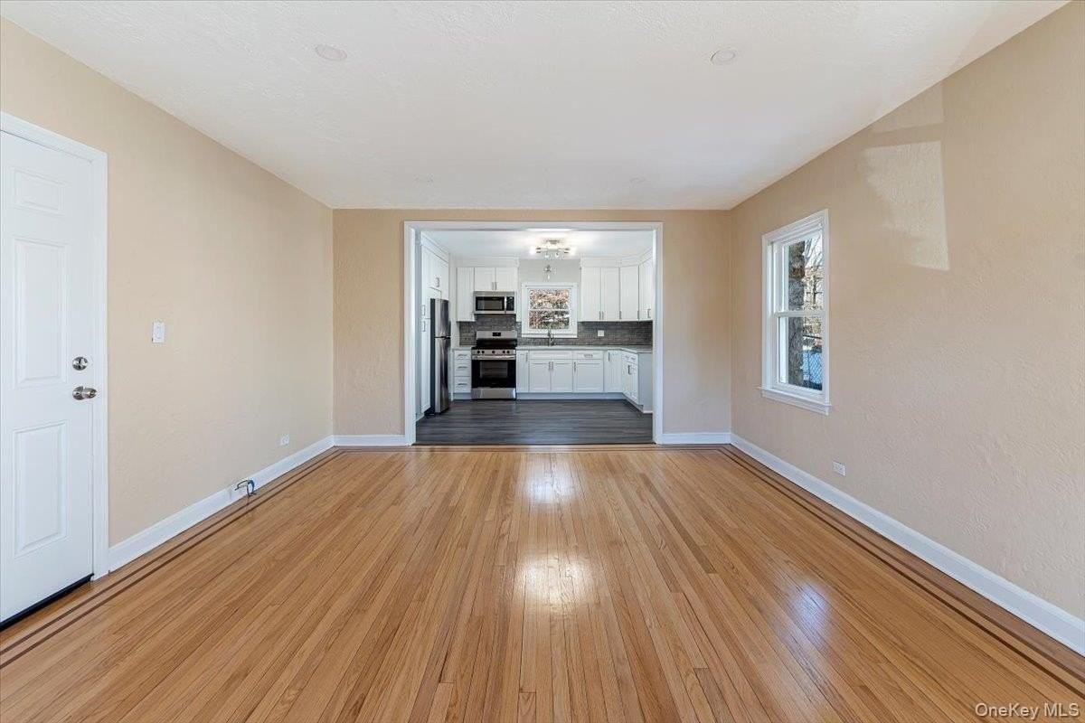 57 Putnam Ave - Photo 4 of 12
