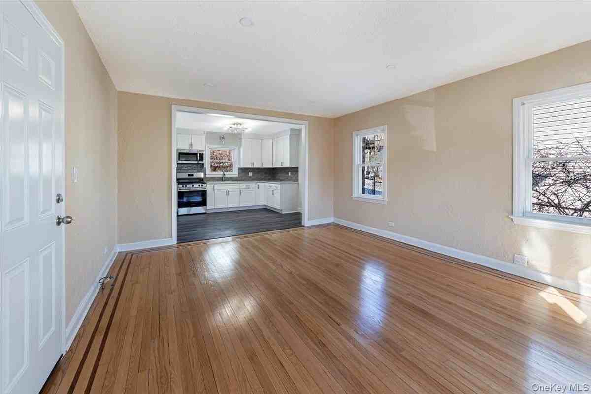 57 Putnam Ave - Photo 6 of 12