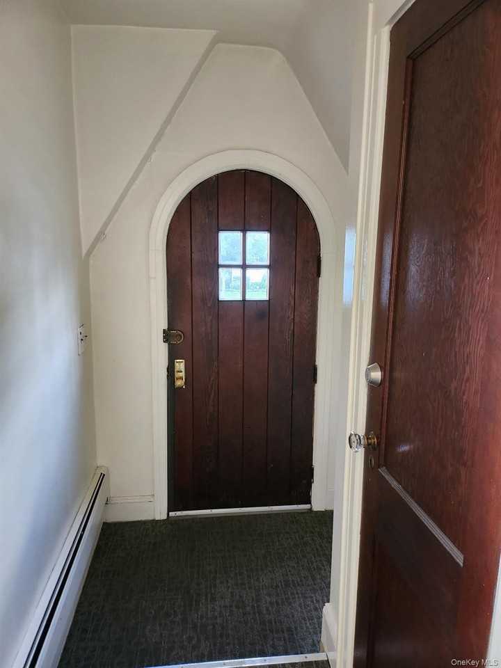 283 Houston Ave #2ndFL - Photo 3 of 16