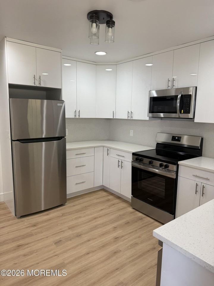 12 Juniper Ln #B - Photo 3 of 22